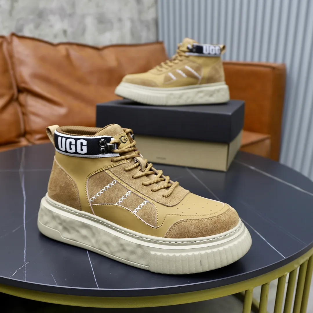 Ex-factory price: 620💰Thick wool imported from Australia Brand: UGG genuine purchase Size: 39-44 Grade: Official website 1:1 Material: First layer of genuine leather waterproof and antifreeze upper Real wool lining Original non-slip soft wear-resistant outsole Style category: Men's casual shoes Trendy style Comfortable on the feet Color: Official website color synchronization